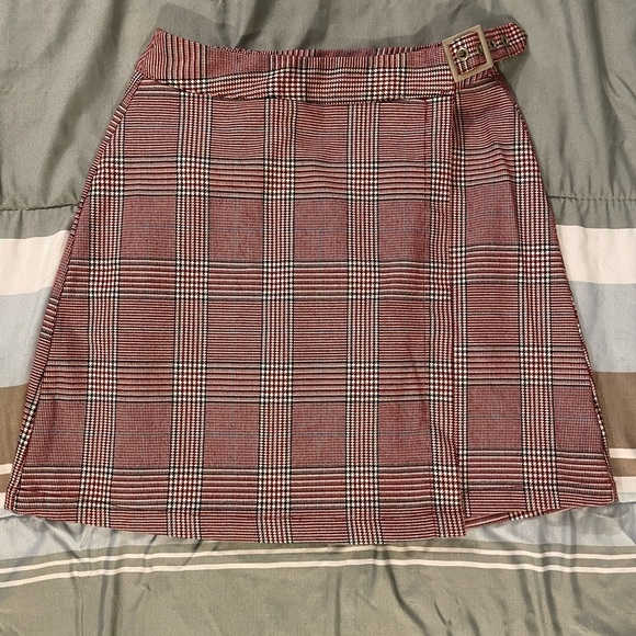 Brandy Melville John Galt Cara Pink/Red Plaid Mini Skirt - Picture 4 of 7